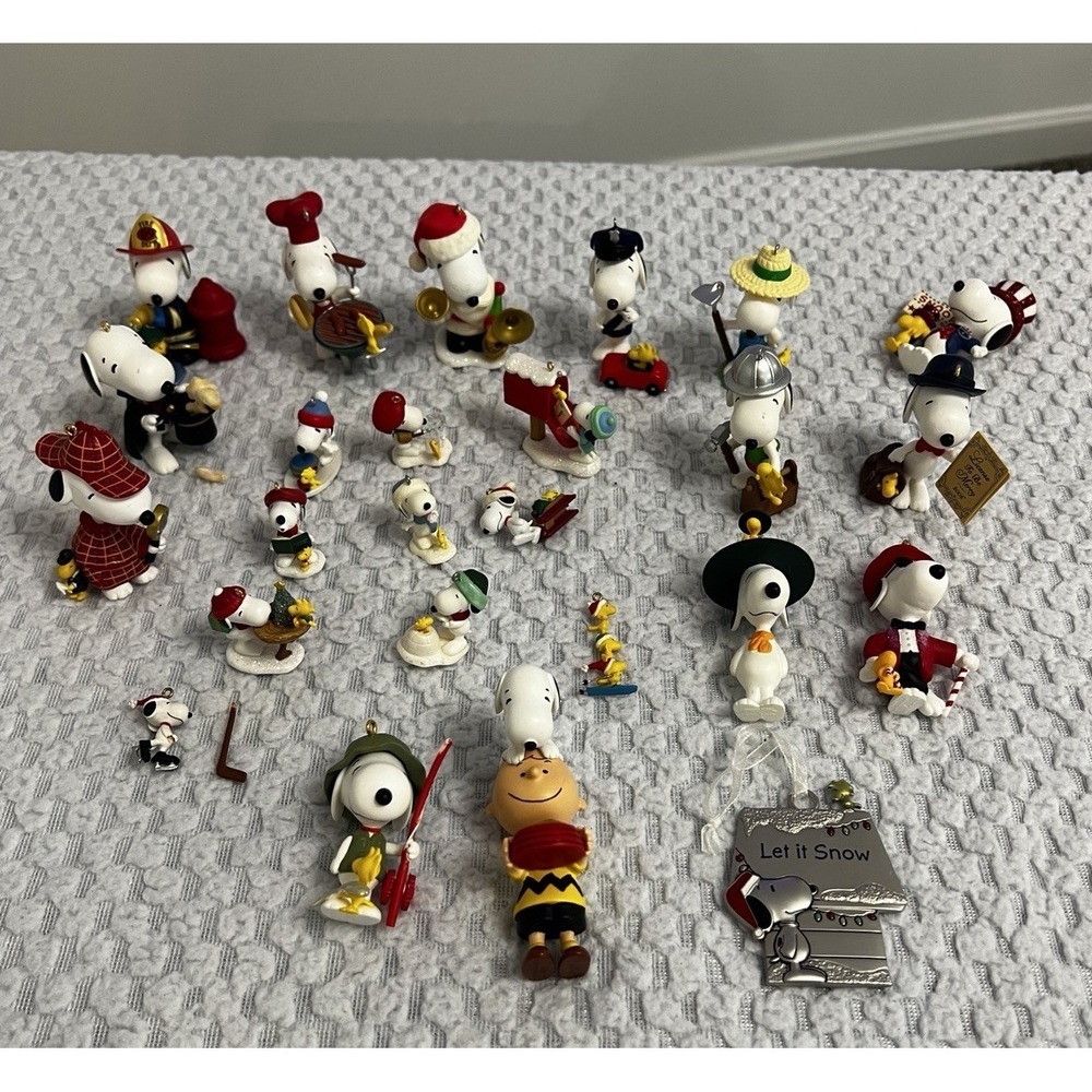 Hallmark Peanuts Snoopy Charlie Brown Ornament Lot 25 Christmas Holiday